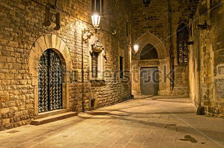 Каталог Фотообои готический квартал:  | Wall-Style