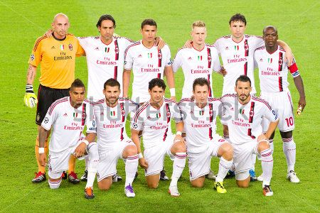 Каталог Фотообои футболисты:  | Wall-Style