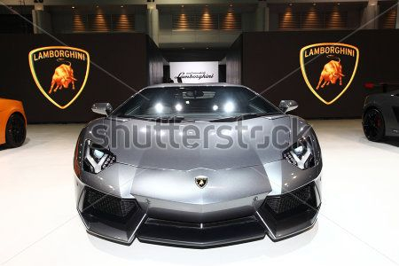 Каталог Фотообои серая машина:  | Wall-Style