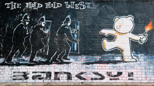 Каталог Фотообои граффити протест:  | Wall-Style