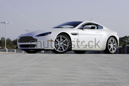 Каталог Фотообои белая машина:  | Wall-Style