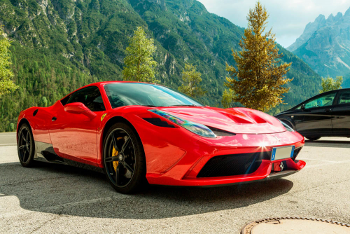 Каталог Картина красная машина в горах: Техника и транспорт | Wall-Style