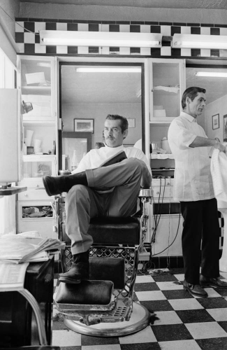 Каталог Фотообои мужчина в сапогах:  | Wall-Style