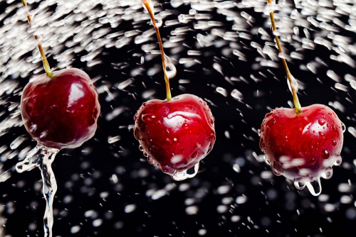 Каталог Фотообои вишни на черном фоне:  | Wall-Style